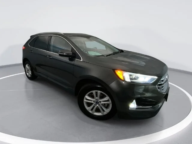 Used 2020 Gray Ford SEL image 1