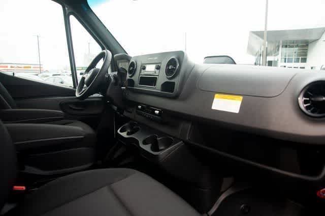 Used 2025 Arctic White Mercedes-Benz  image 29