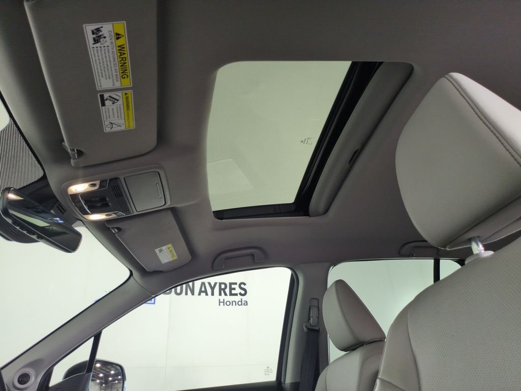 Used 2023 Platinum White Pearl Honda RTL image 20