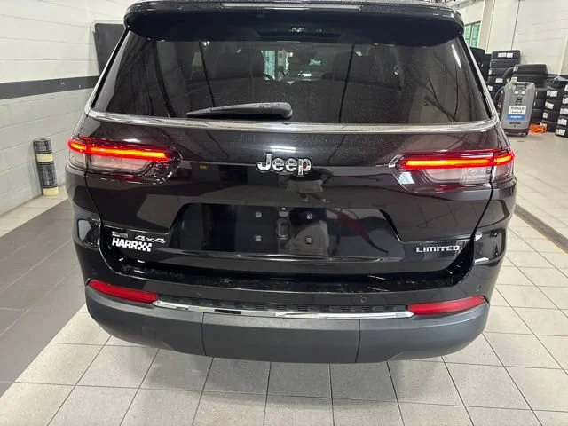 Certified Used 2021 Diamond Black Crystal Pearlcoat Jeep Limited image 6