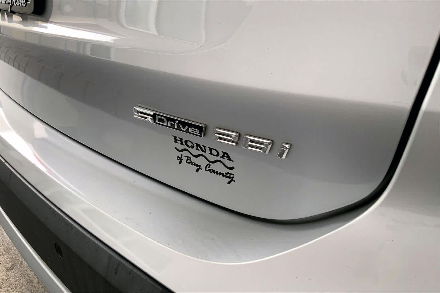Used 2021 Glacier Silver Metallic BMW sDrive28i image 10