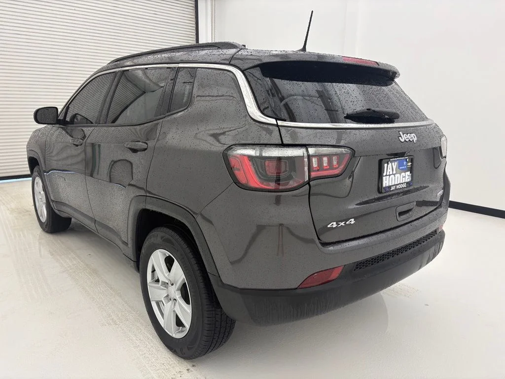 Used 2022 Gray Jeep Latitude image 17