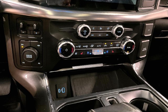 Used 2022 Oxford White Ford Lariat image 31