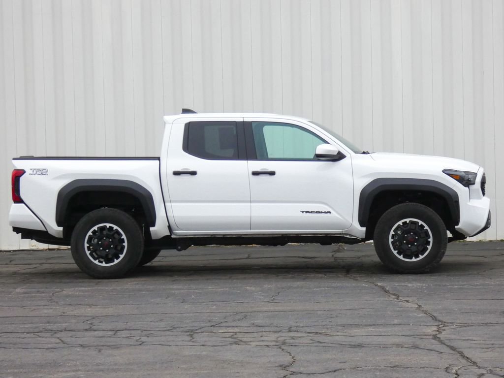 Used 2025 Toyota Tacoma TRD Off Road with VIN 3TMLB5JN5SM132105 for sale in Kansas City