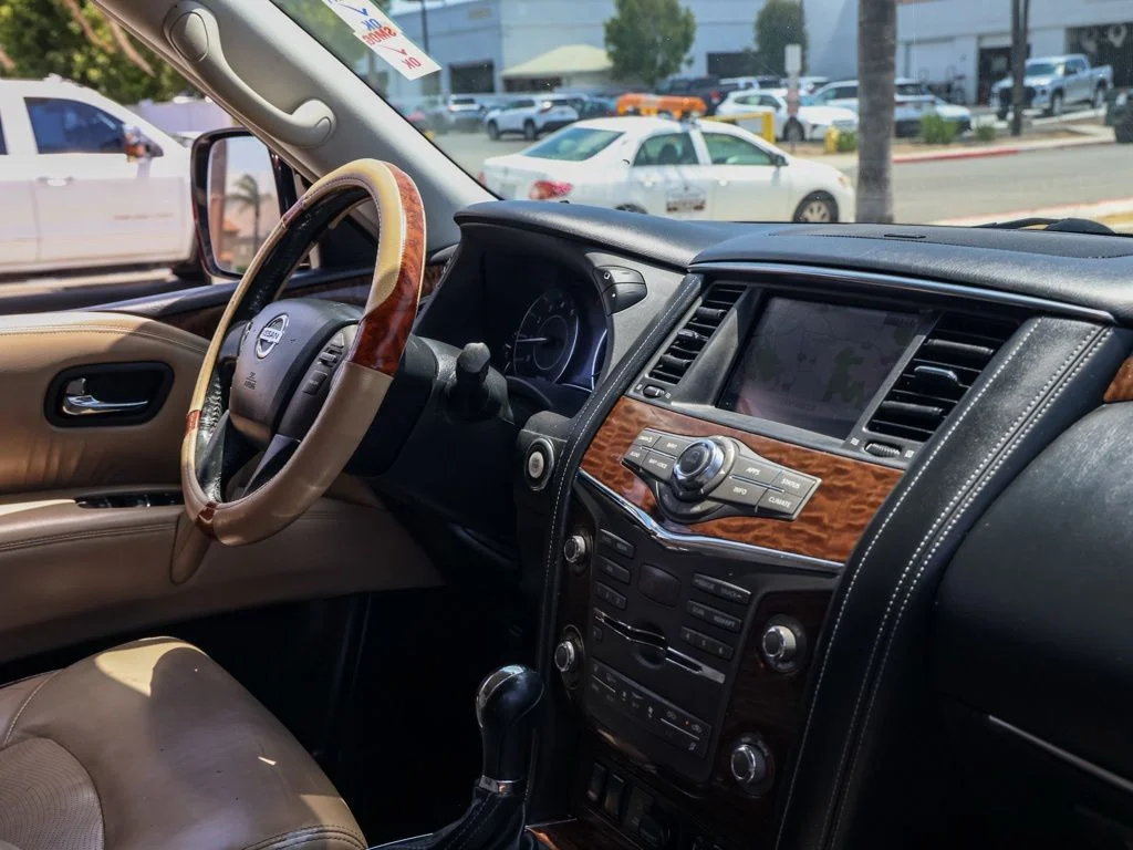 Used 2018 Brown Nissan SL image 17