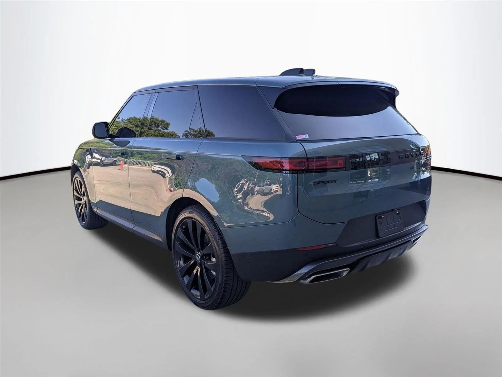 Used 2025 Giola Green Metallic Land Rover SE image 18