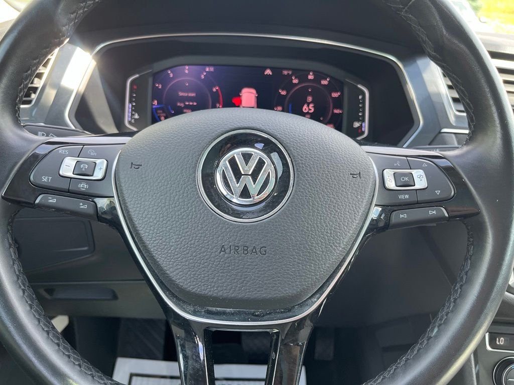 Used 2019 Green Volkswagen 2.0T SEL image 21