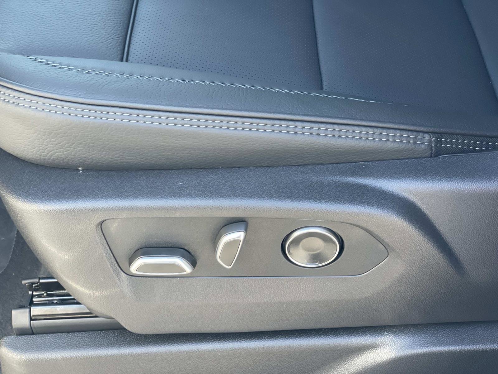 2026 GMC Yukon Denali - Photo 20