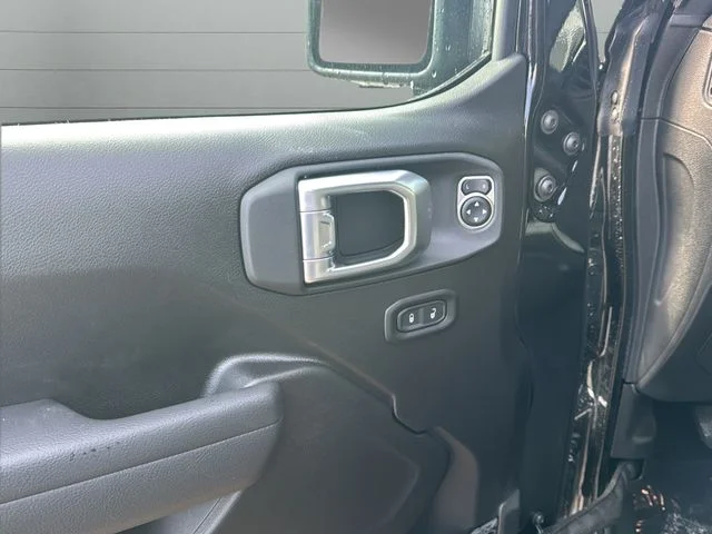 New 2026 Black Clear-Coat Exterior Paint Jeep Sport S image 9