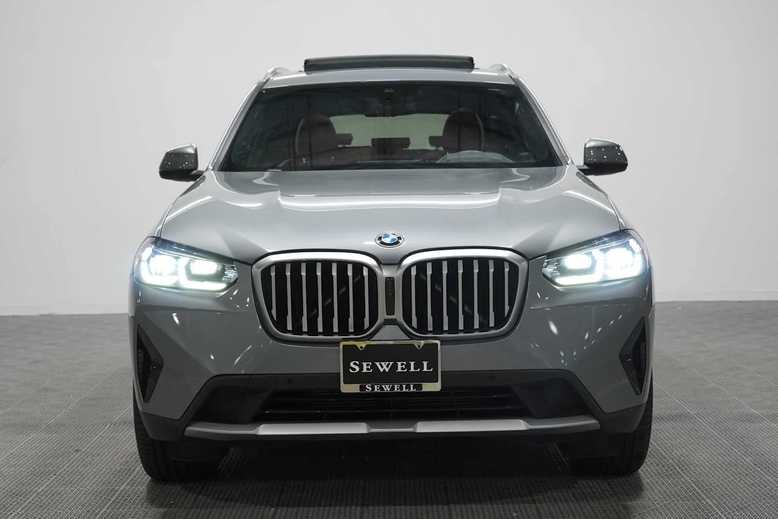 Certified Used 2024 Skyscraper Grey Metallic BMW xDrive30i image 2
