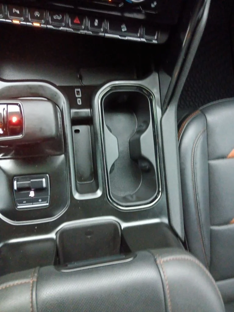 Used 2024 Summit White GMC AT4 image 22