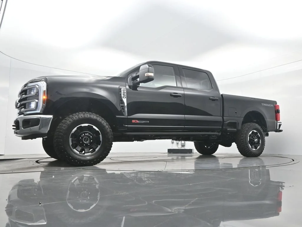 New 2026 Agate Black Metallic Ford F-250® Lariat® image 32