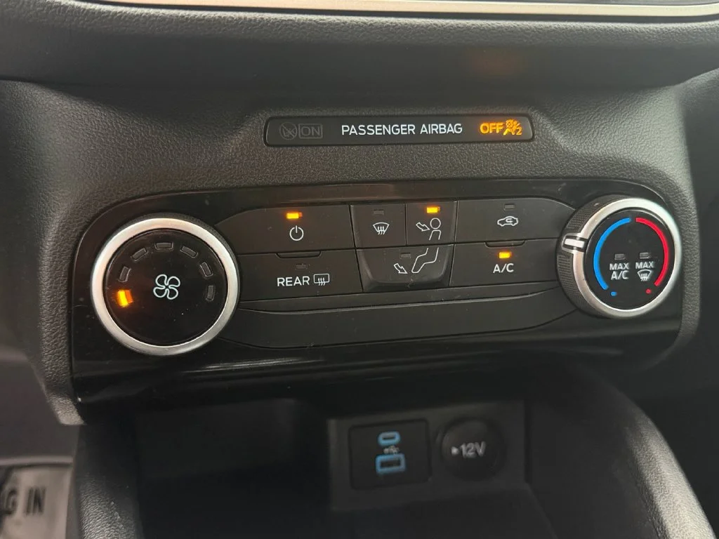 Used 2022 White Ford S image 23