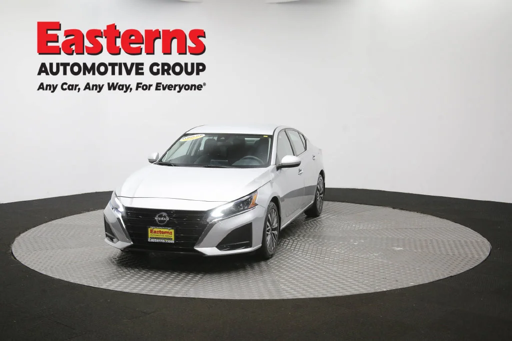 Used 2023 Silver Nissan 2.5 SV image 54