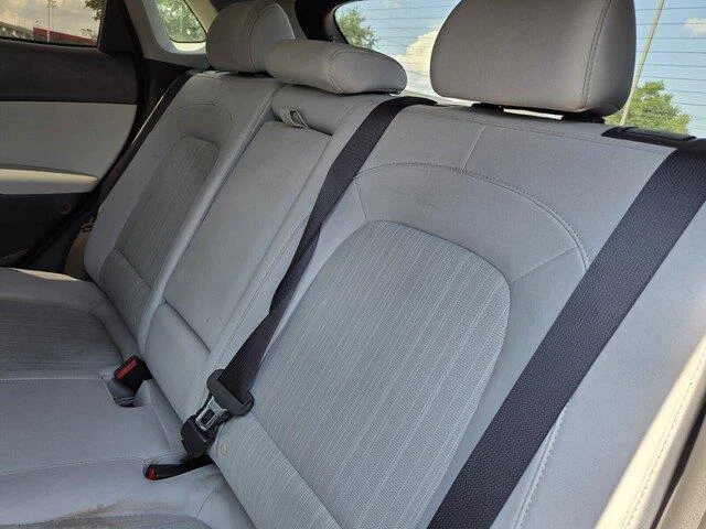 Used 2022 Ultra Black Hyundai SEL image 25