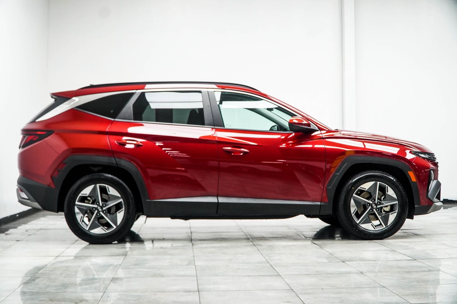 Used 2025 Red Hyundai SEL image 7