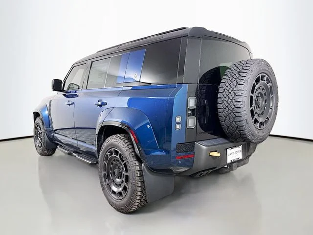 New 2026 Sargasso Blue Premium Metallic Land Rover OCTA image 7