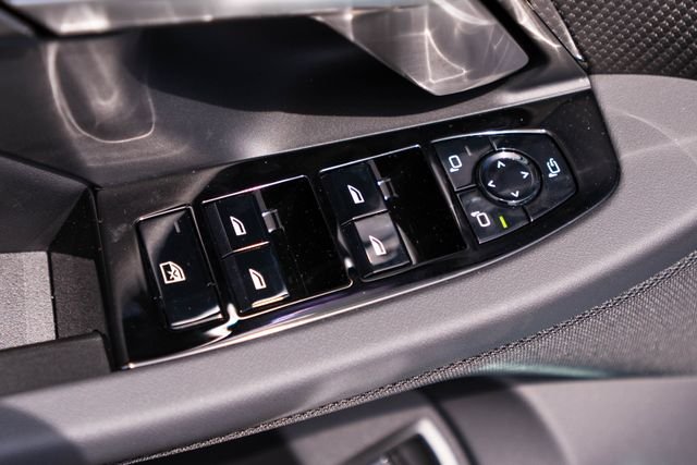 New 2027 Alpine White BMW 550e xDrive image 21