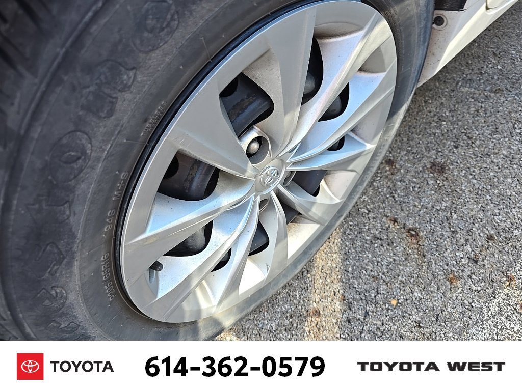 Used 2017 White Toyota LE image 10