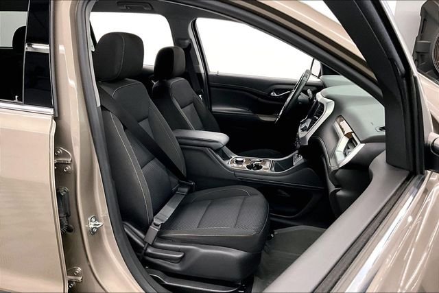 Used 2023 Light Stone Metallic GMC SLE image 8