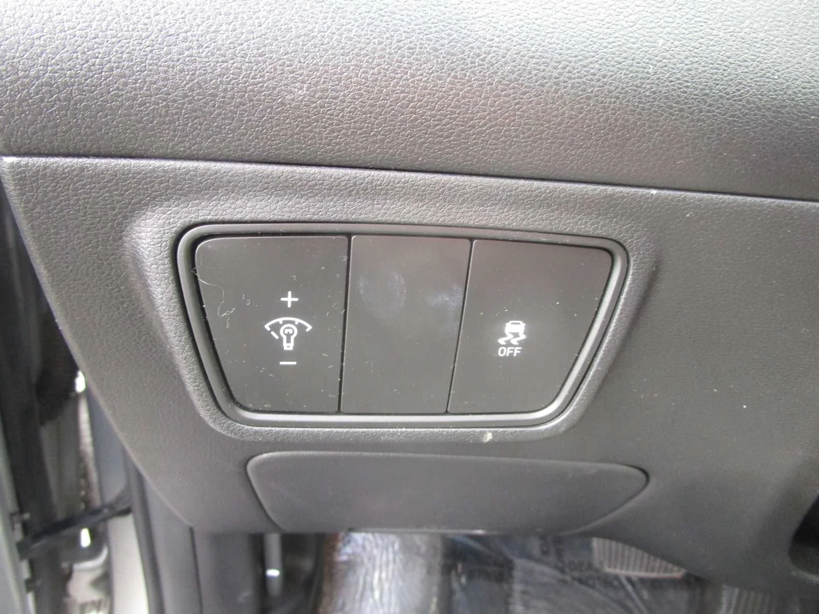 Used 2022 Shimmering Silver Hyundai SEL image 14