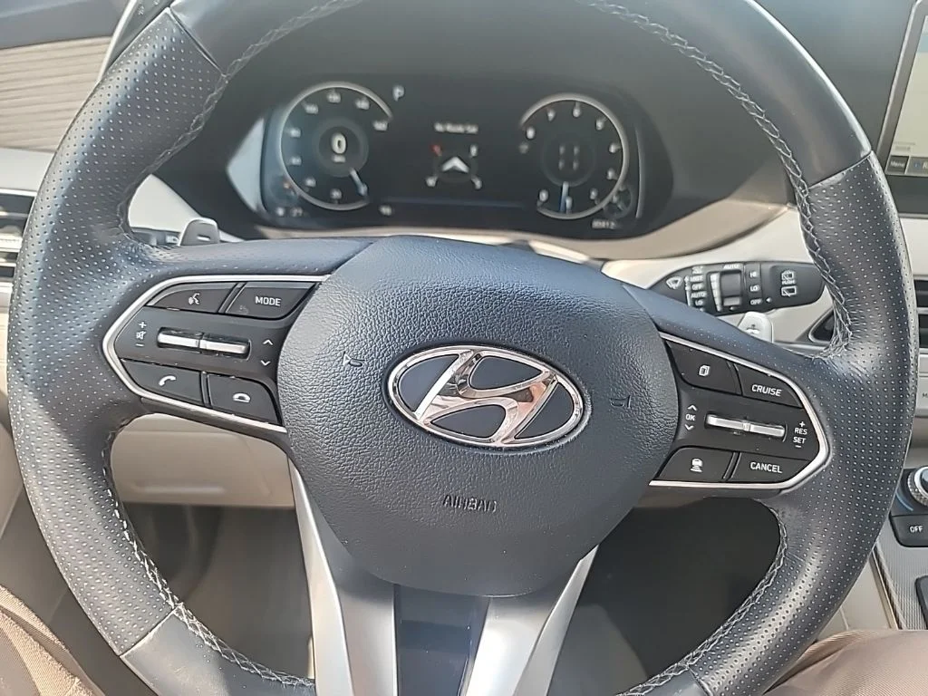Used 2022 White Hyundai Calligraphy image 24