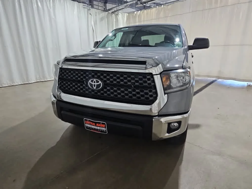 Used 2021 Cement Toyota SR5 image 6