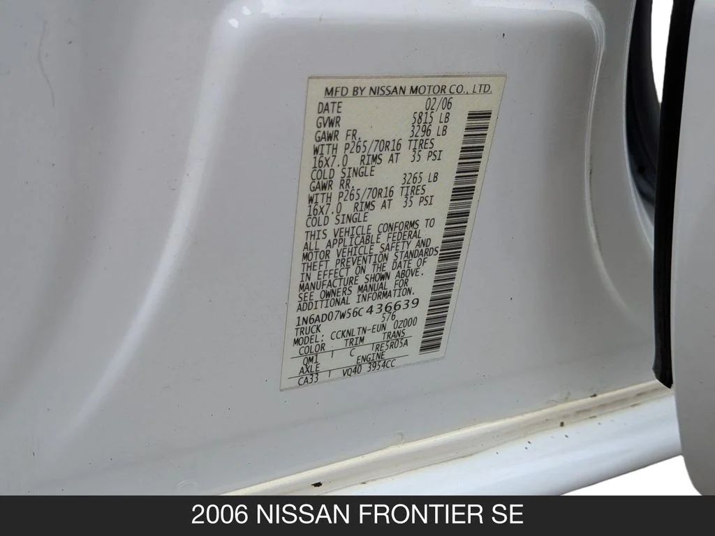 Used 2006 White Nissan SE image 23