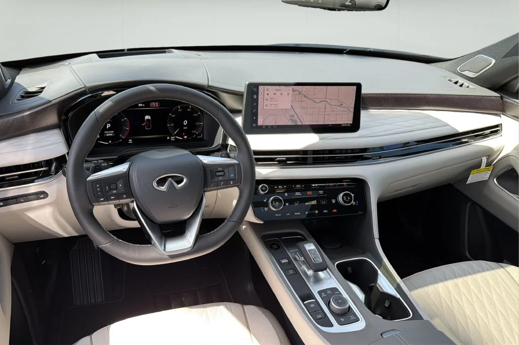 New 2027 2T RAD WHT INFINITI Autograph AWD image 20