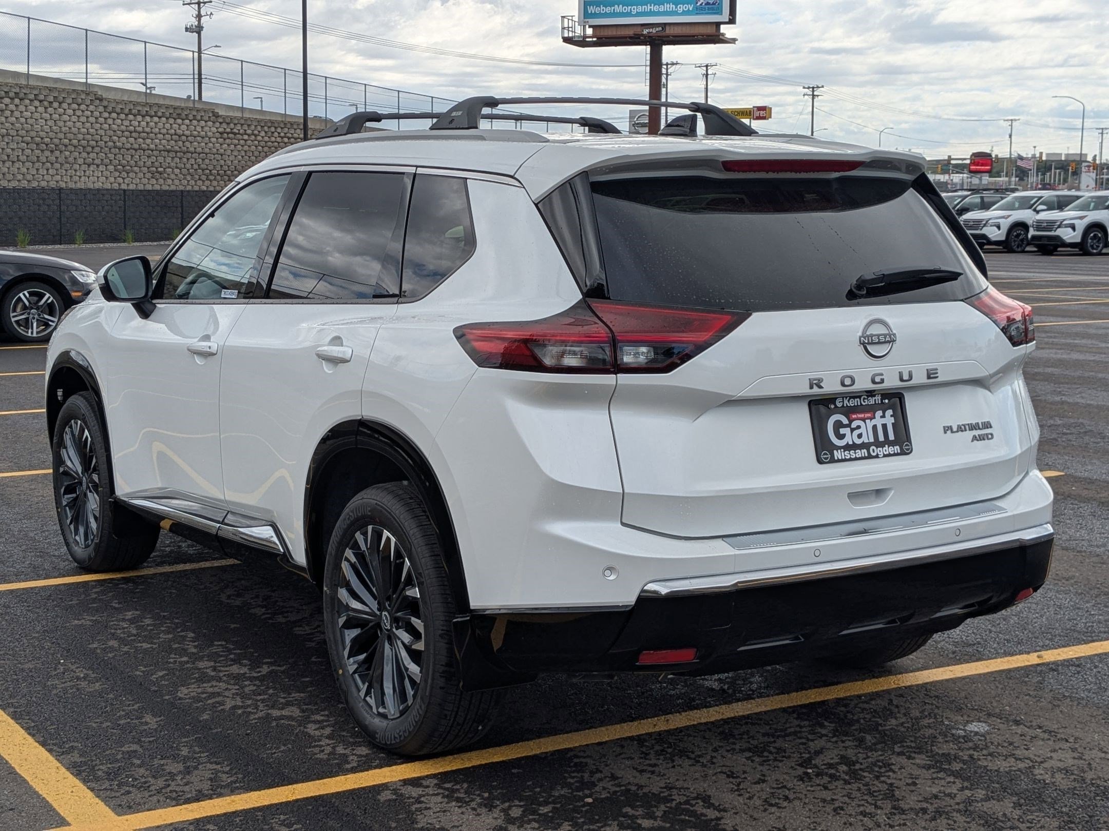 New 2026 Everest White Pearl Tricoat Nissan Platinum image 5
