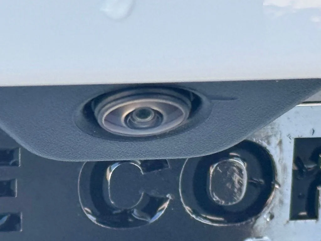 New 2026 Bright White Clear-Coat Exterior Paint Jeep Limited Altitude image 34
