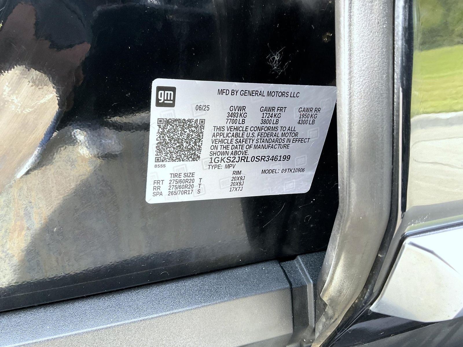 Used 2025 Black GMC Denali image 27