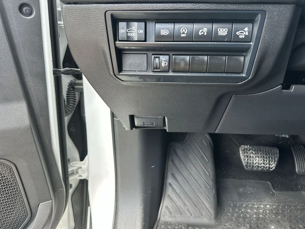 2025 Toyota Tundra Limited - Photo 18