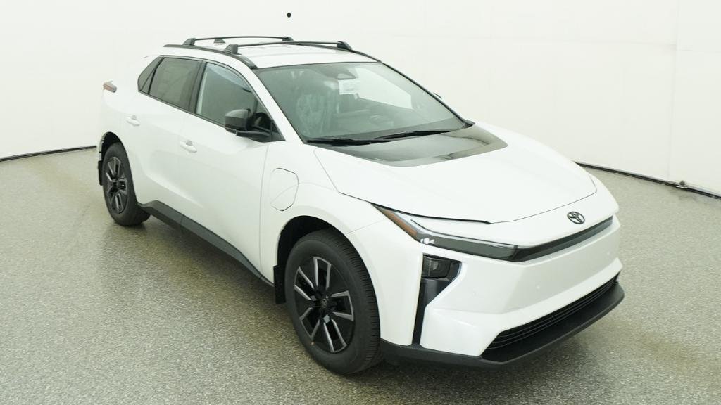 New 2026 WINDCHILL PEARL Toyota XLE image 70