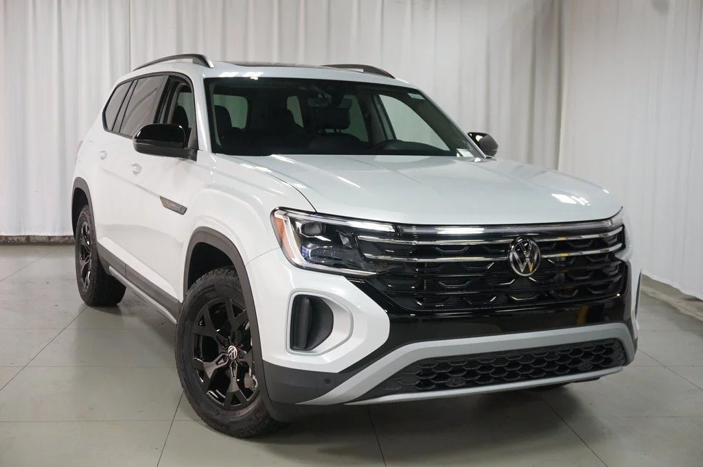 New 2026 Opal White Volkswagen Peak Edition image 4