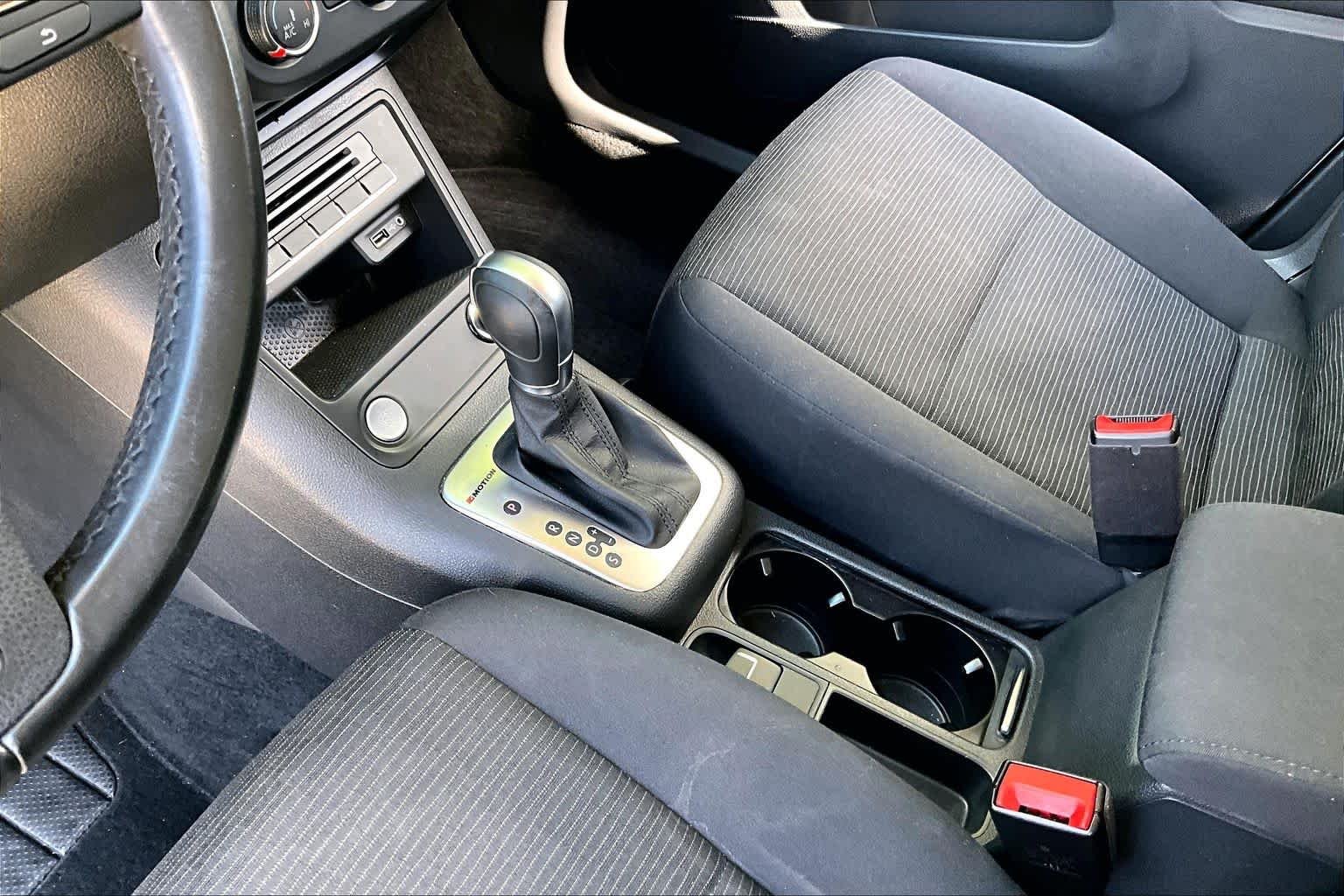 Used 2018 Pure White Volkswagen  image 15