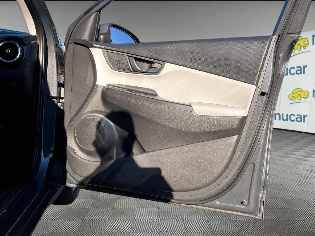 Used 2023 Gray Hyundai SEL image 11