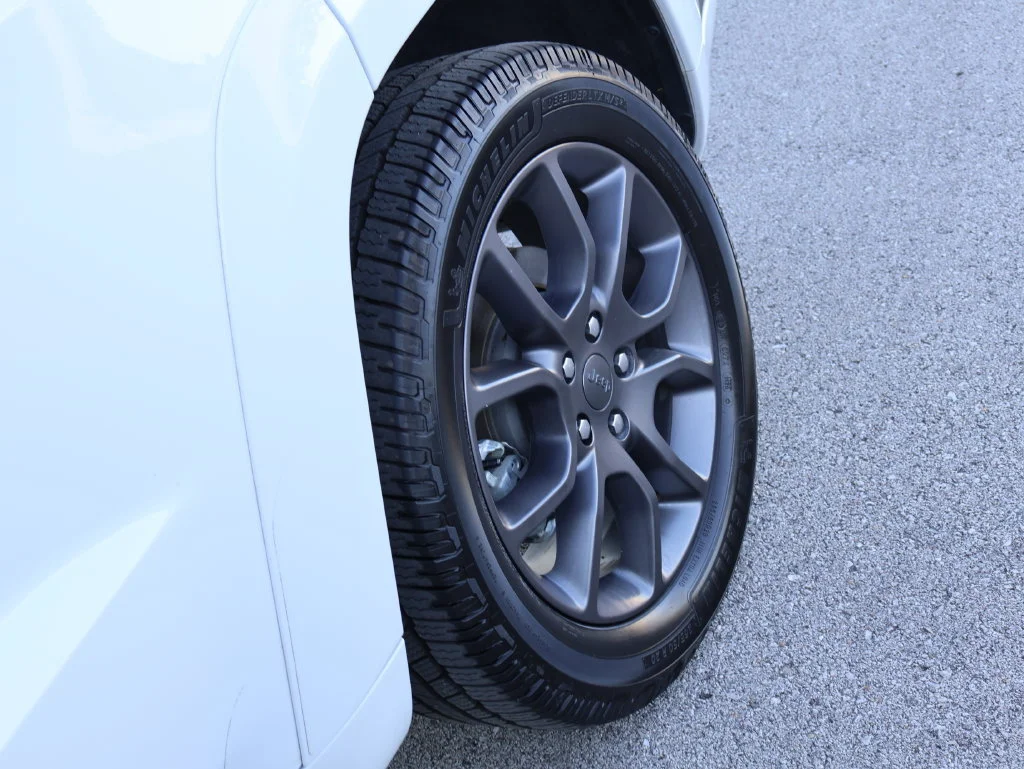 Used 2021 White Jeep High Altitude image 39