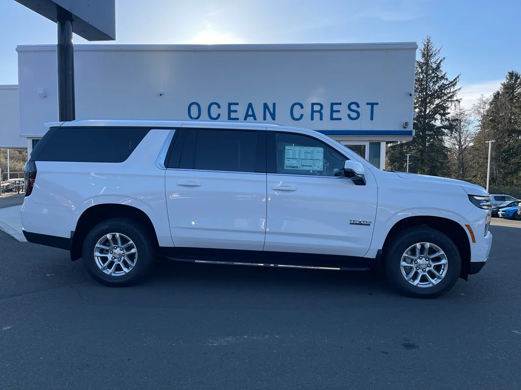 2026 Chevrolet Suburban LT 4WD's photo