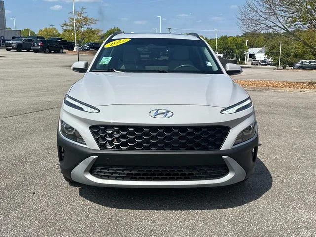Used 2022 Silver Hyundai SEL image 9