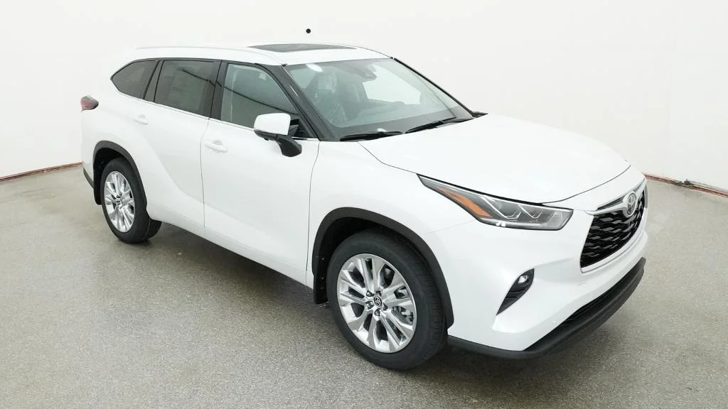 New 2026 Wind Chill Pearl Toyota Limited image 10