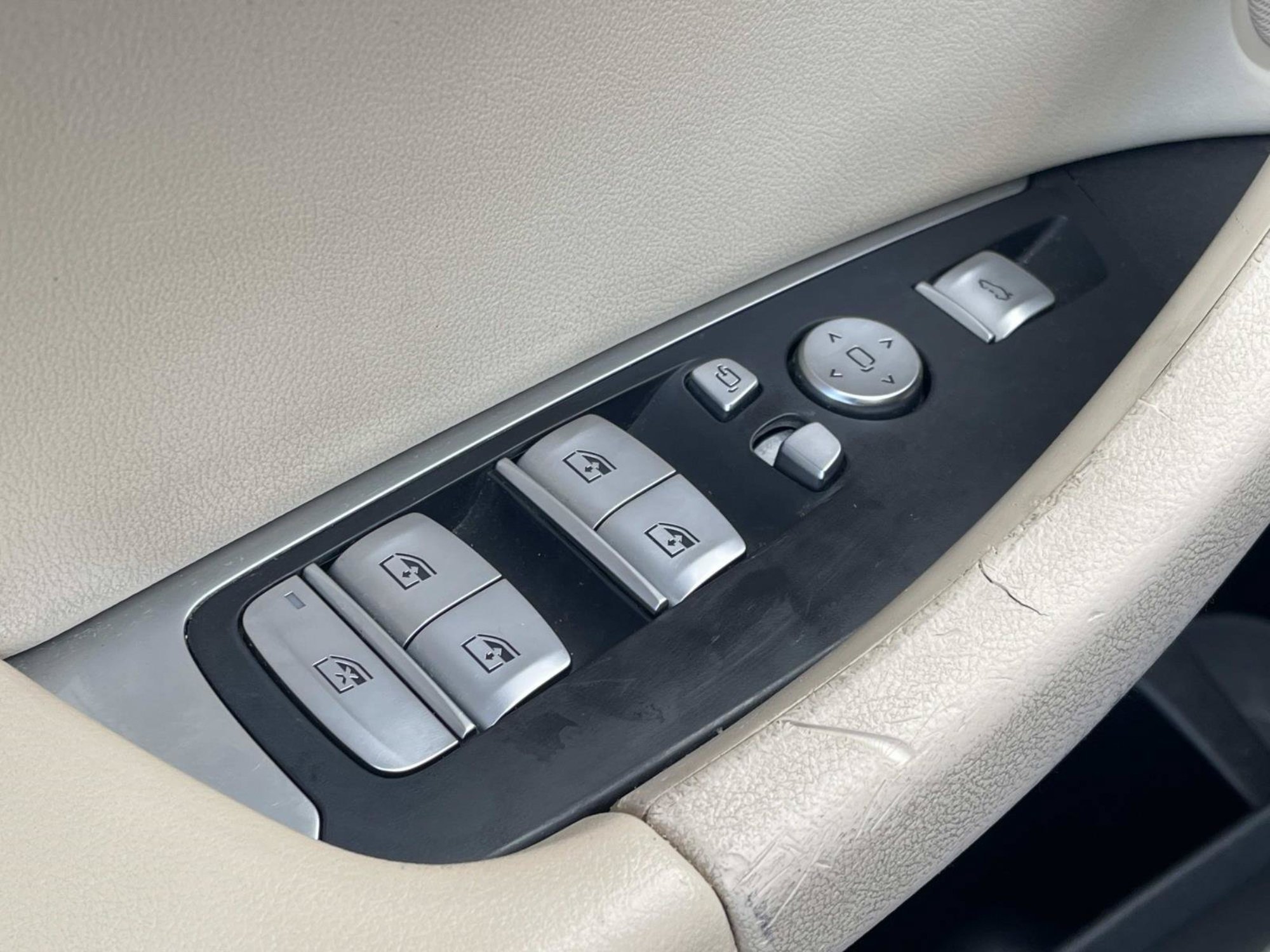 Used 2022 Jet Black BMW sDrive30i image 29
