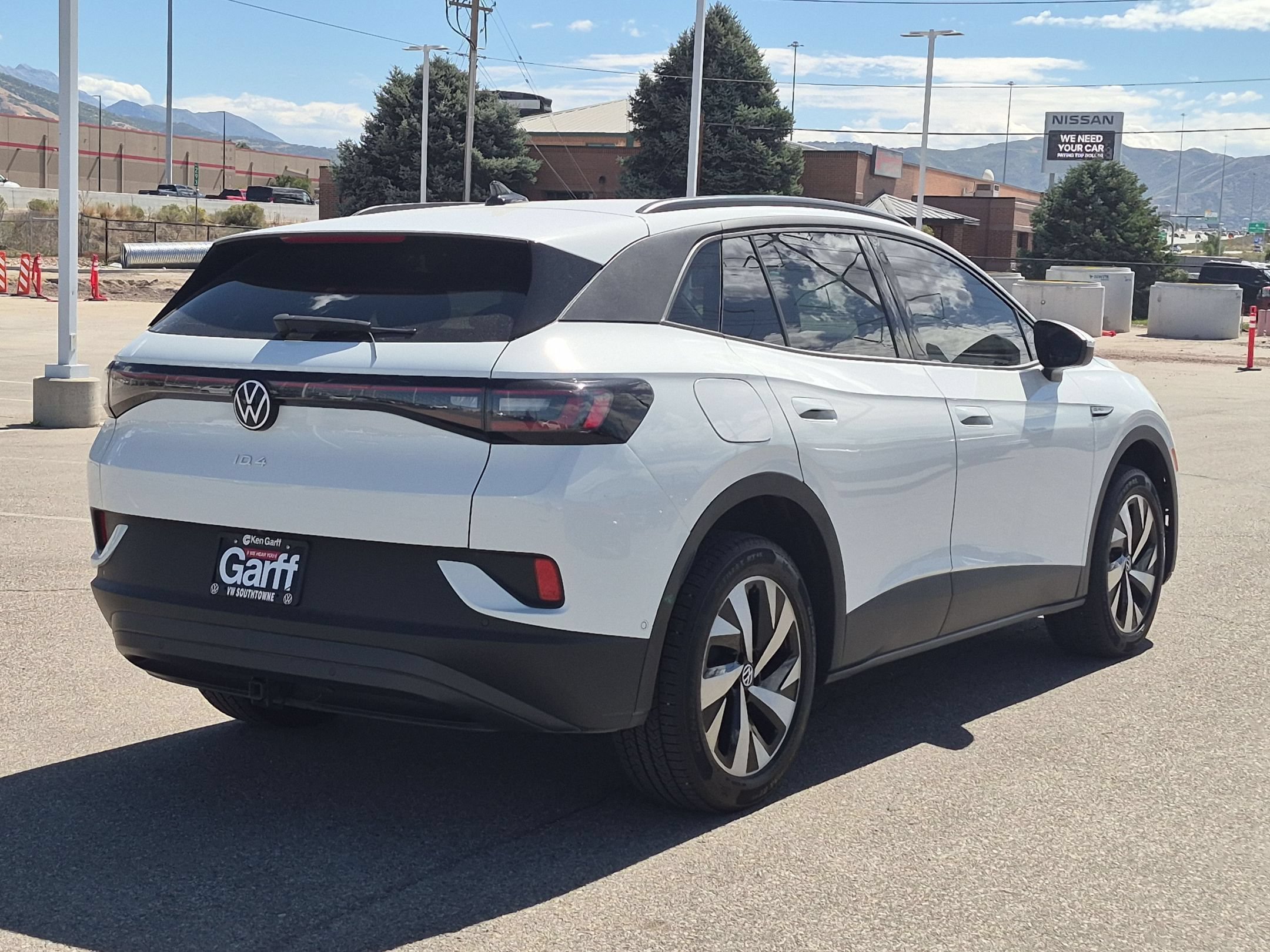 Used 2023 Pure White Volkswagen Pro image 3