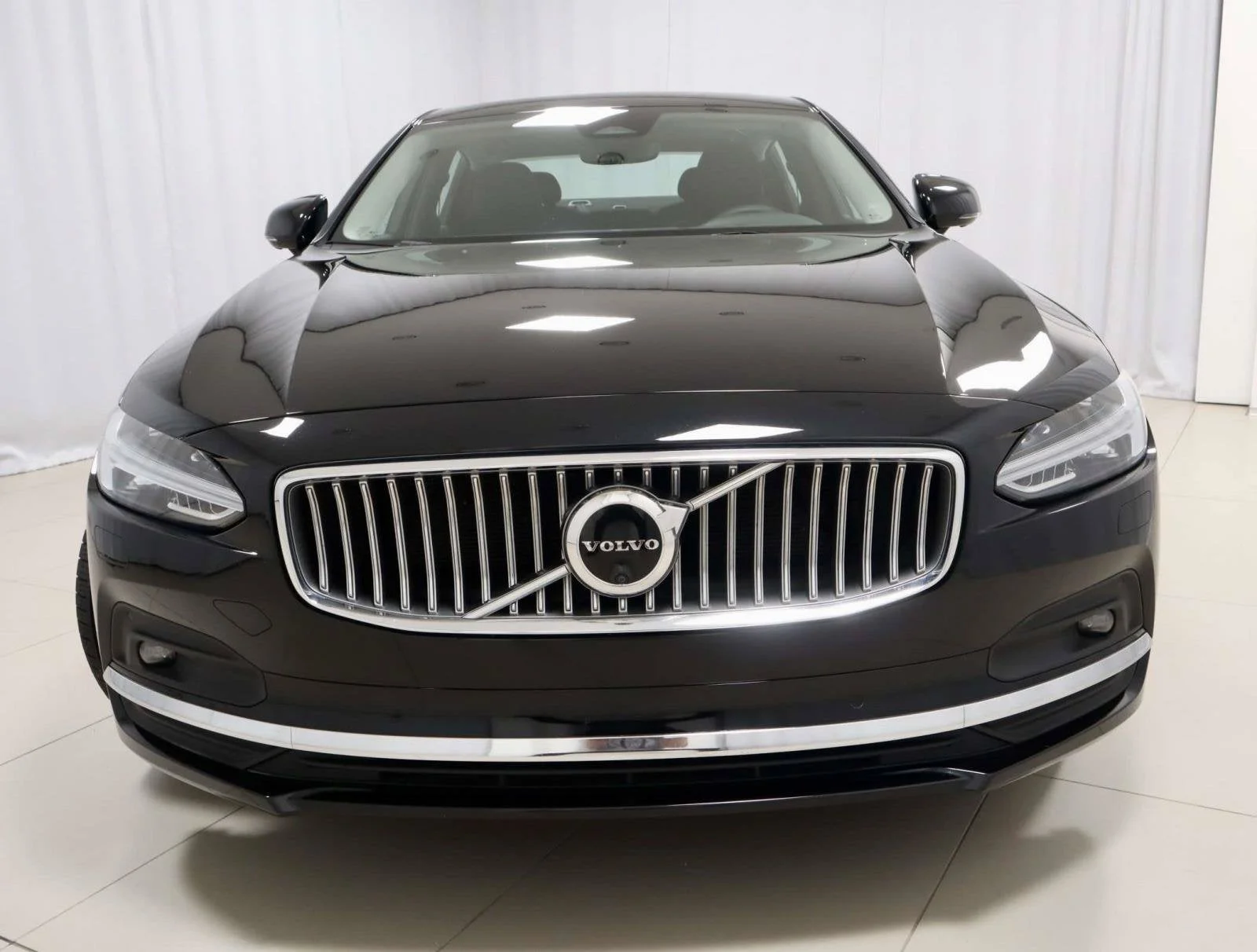 Used 2023 Black Stone Volvo Ultimate image 8