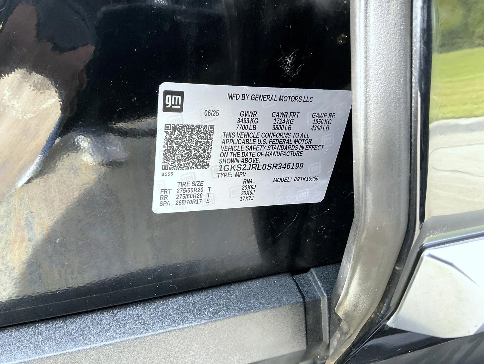 Used 2025 Black GMC Denali image 27