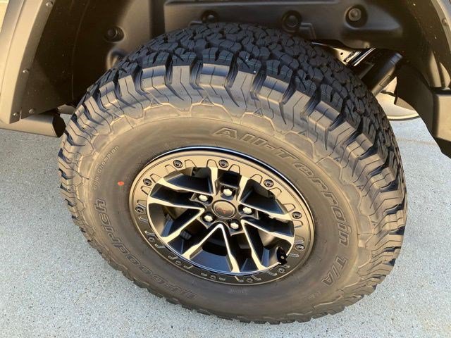 New 2026 Black Clear-Coat Exterior Paint Jeep Rubicon image 28