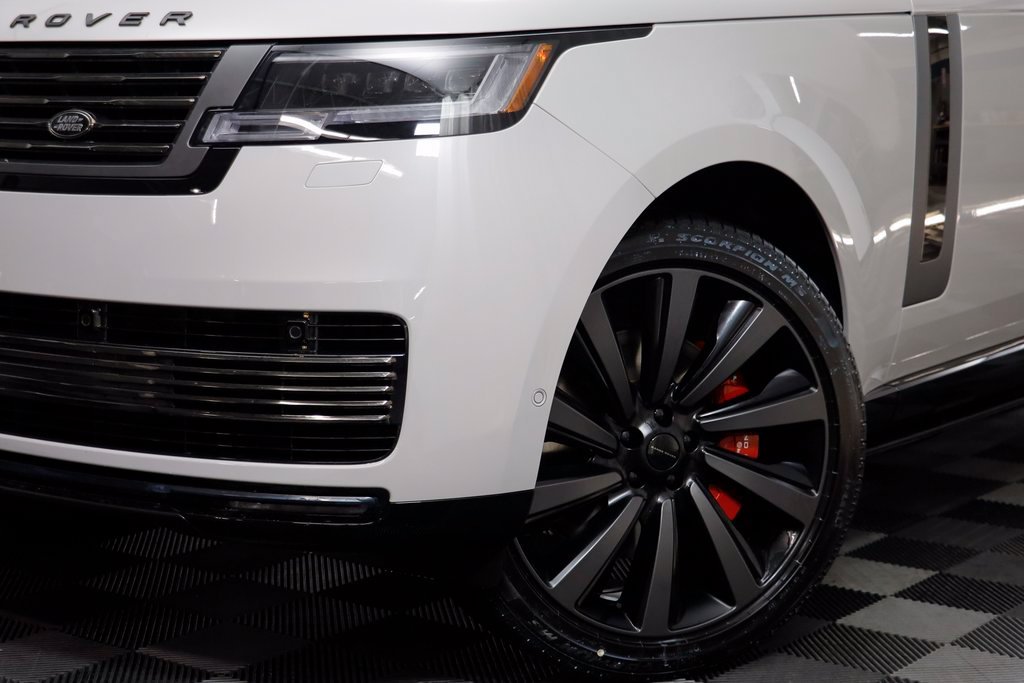 New 2026 Borasco Grey LAND ROVER SV Signature Suite image 4