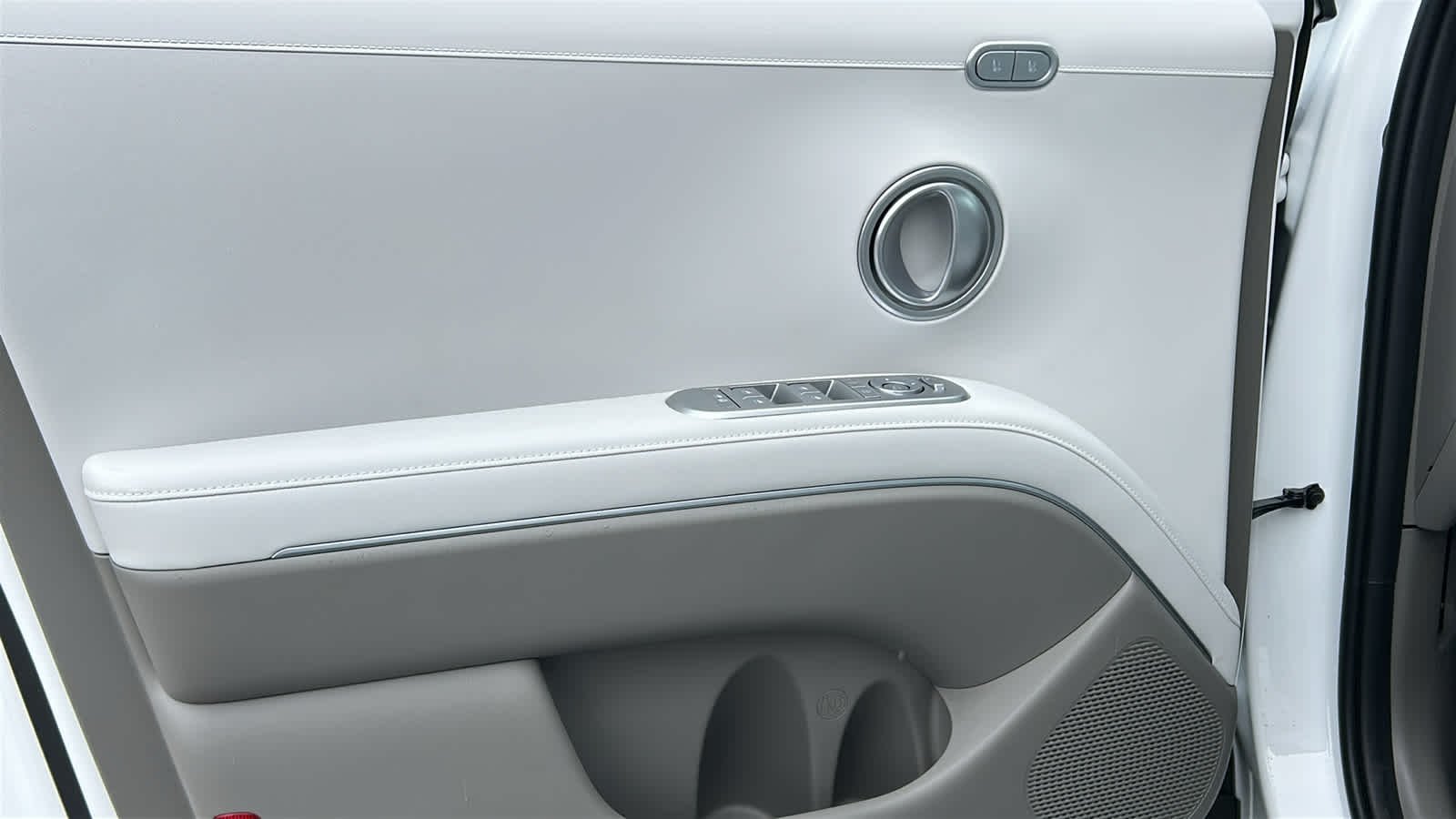 New 2026 Creamy White Pearl Hyundai SEL Premium AWD image 23