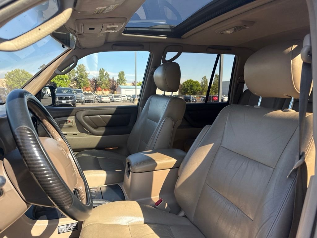 Used 2000 Black Toyota Base image 9