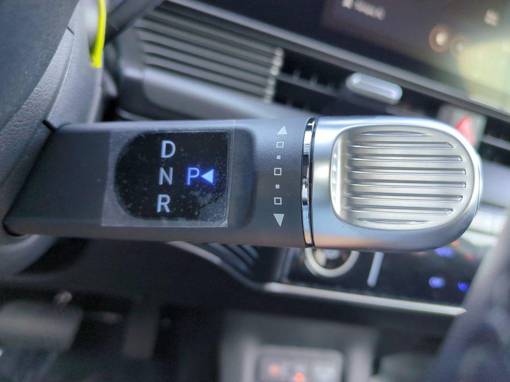 New 2026 Black Hyundai SE Standard Range image 21